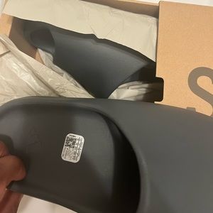 Mens Yeezy slides 100 brand new